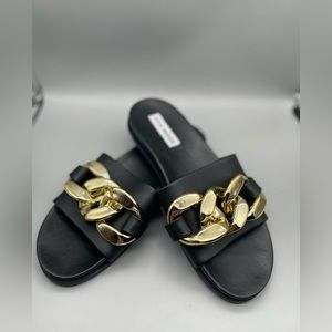Women’s Steve Madden black with gold sandals. Brand new size 7.5. AC050
